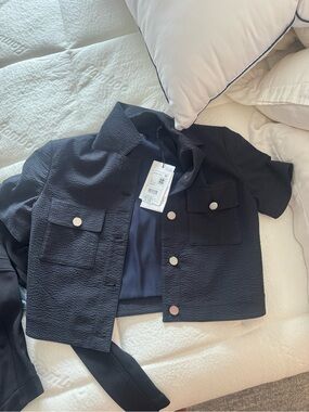 Black Textured Short-Sleeve Jacket